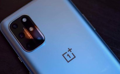 由于新的更新OnePlus8T获得了12月的安全补丁